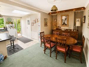 Kitchen Diner- click for photo gallery